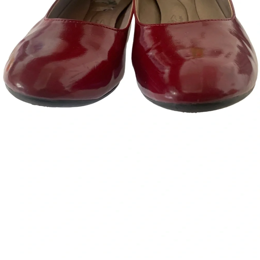 Soft Style Hush Puppies Company Red Heeled Shoes